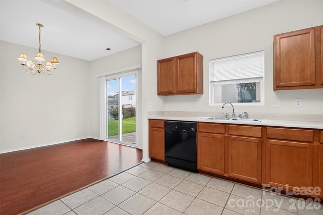 9107 Newfield Street, Charlotte, NC 28216