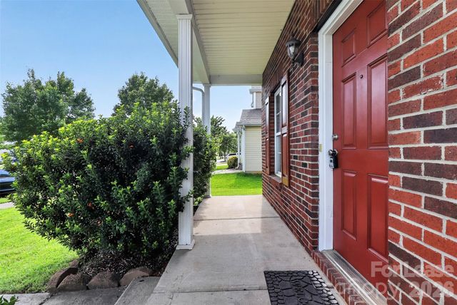 9107 Newfield Street, Charlotte, NC 28216