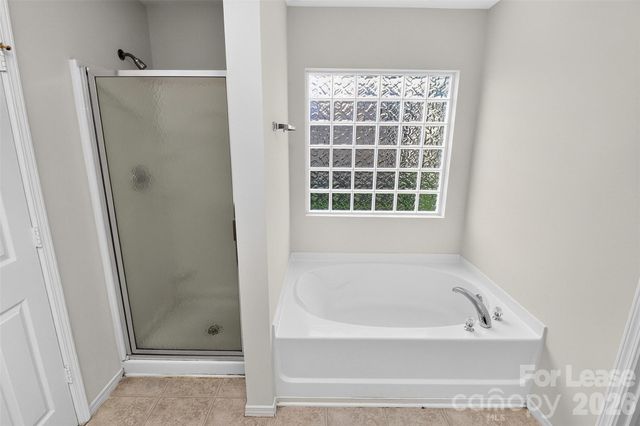 9107 Newfield Street, Charlotte, NC 28216