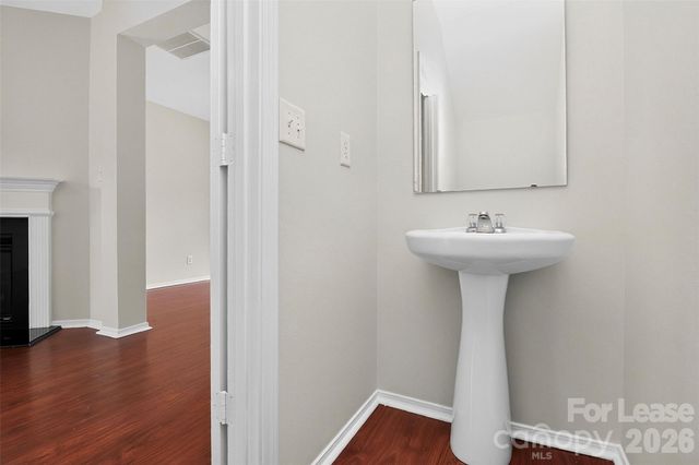 9107 Newfield Street, Charlotte, NC 28216