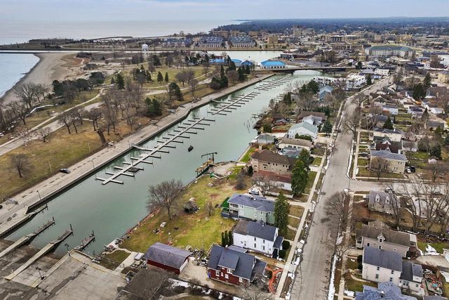 4509 5th AVENUE, Kenosha, WI 53140