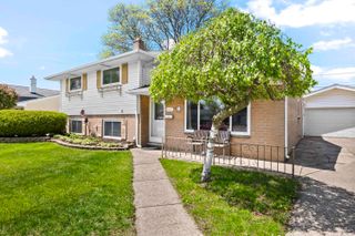8607 Leslie Drive, Sterling Heights, MI 48314