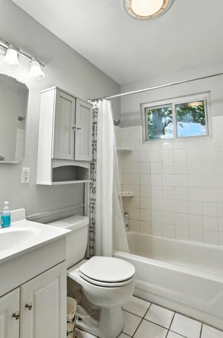 8 E ALHAMBRA DR, Columbia, MO 65203