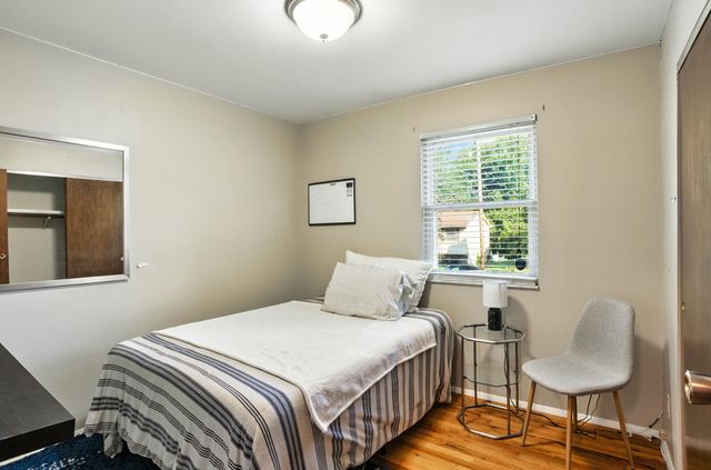 8 E ALHAMBRA DR, Columbia, MO 65203