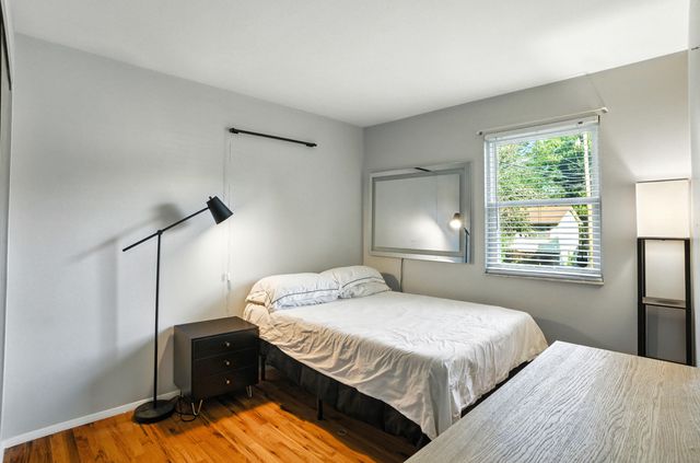 8 E ALHAMBRA DR, Columbia, MO 65203