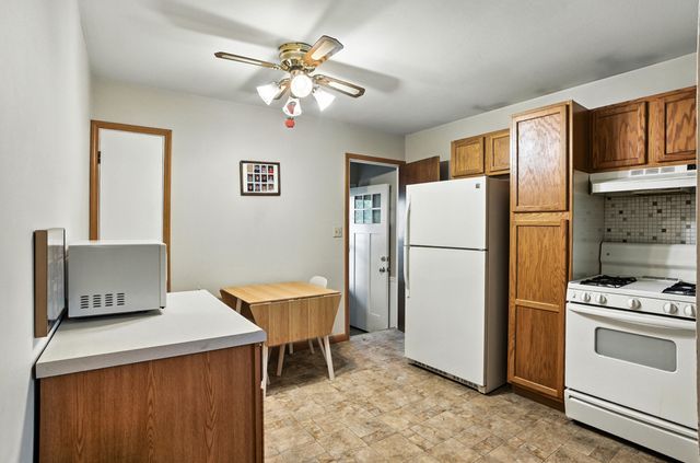 8 E ALHAMBRA DR, Columbia, MO 65203