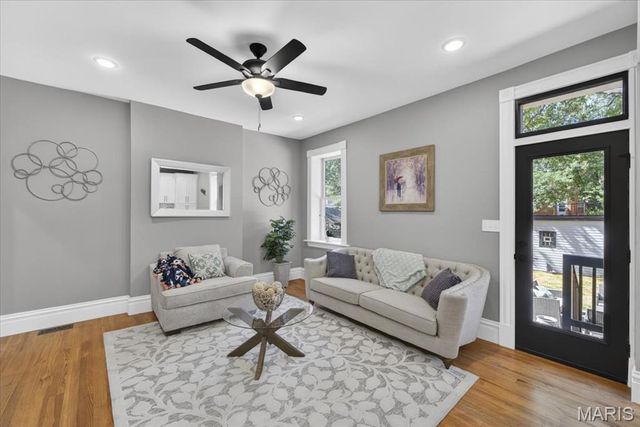 3441 Crittenden Street, St Louis, MO 63118