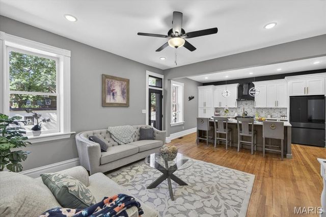 3441 Crittenden Street, St Louis, MO 63118