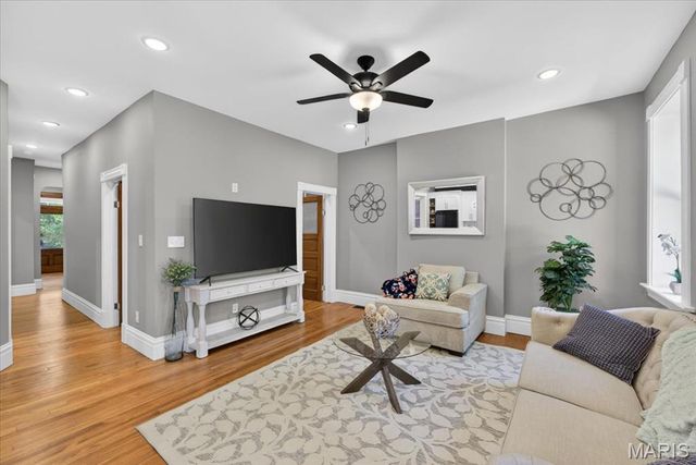 3441 Crittenden Street, St Louis, MO 63118