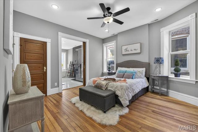 3441 Crittenden Street, St Louis, MO 63118