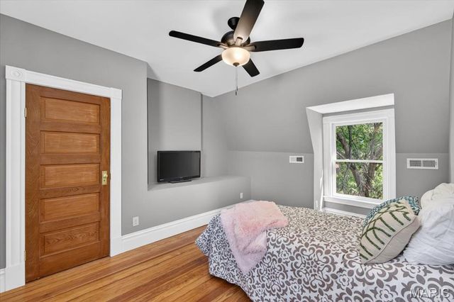 3441 Crittenden Street, St Louis, MO 63118