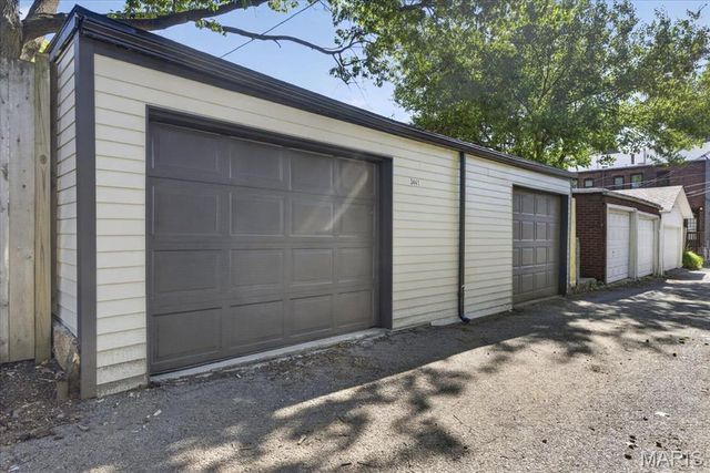 3441 Crittenden Street, St Louis, MO 63118