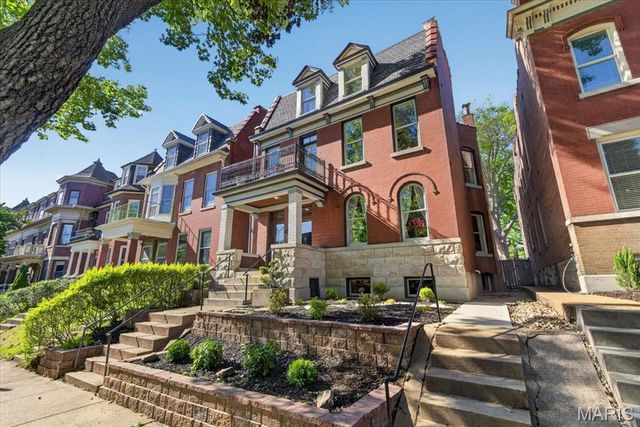3441 Crittenden Street, St Louis, MO 63118