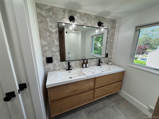25 Alta Parkway, Mount Vernon, NY 10552