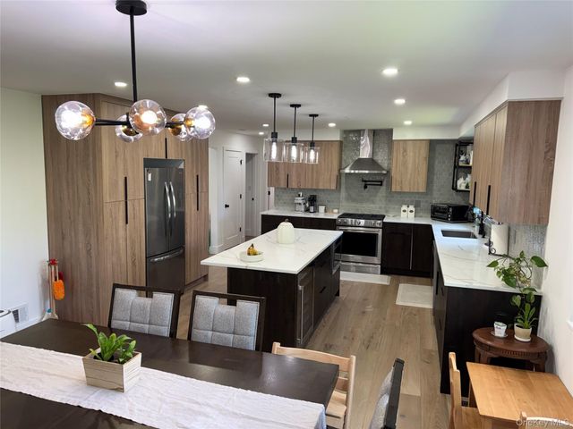 25 Alta Parkway, Mount Vernon, NY 10552