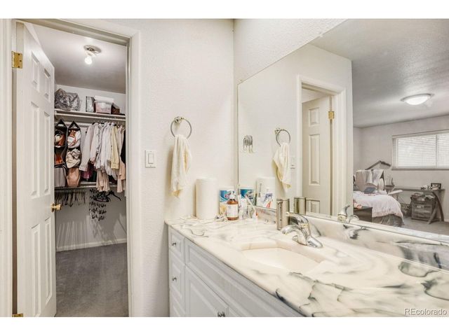 513 S Magnolia Ln, Denver, CO 80224