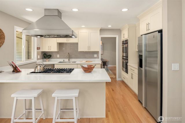 14045 NE 61st Street, Redmond, WA 98052