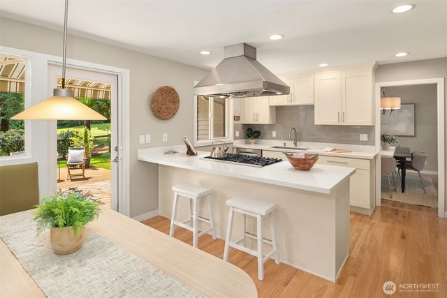 14045 NE 61st Street, Redmond, WA 98052