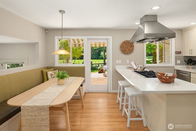 14045 NE 61st Street, Redmond, WA 98052