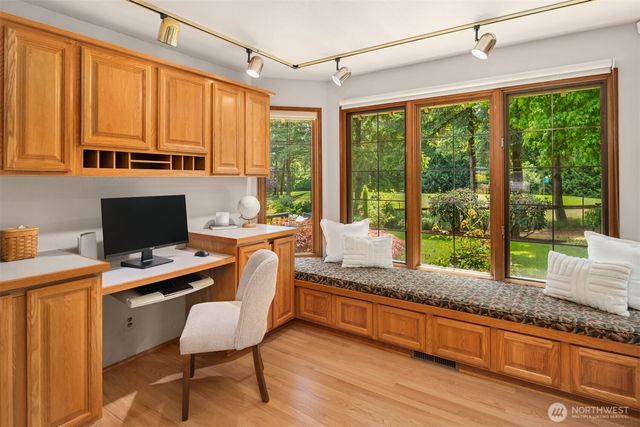 14045 NE 61st Street, Redmond, WA 98052