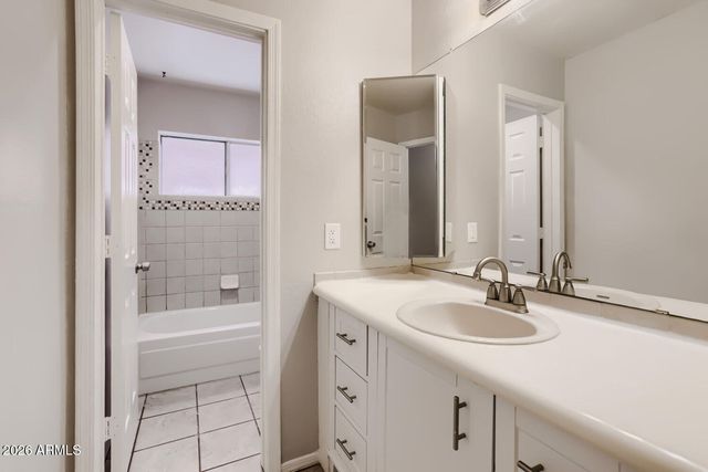 4202 W CIELO GRANDE --, Glendale, AZ 85310
