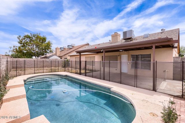 4202 W CIELO GRANDE --, Glendale, AZ 85310