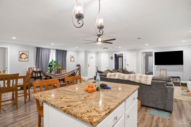 6548 Colonade Cir, Pensacola, FL 32506