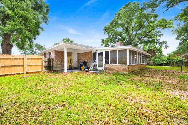 6548 Colonade Cir, Pensacola, FL 32506