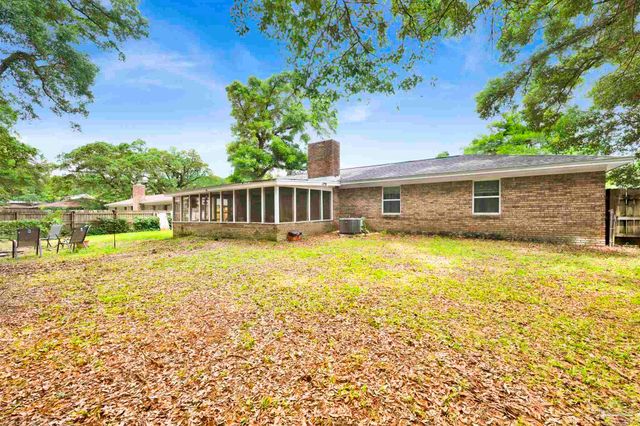 6548 Colonade Cir, Pensacola, FL 32506