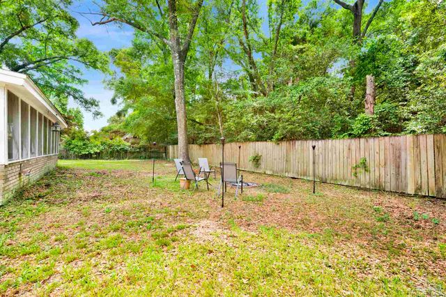 6548 Colonade Cir, Pensacola, FL 32506