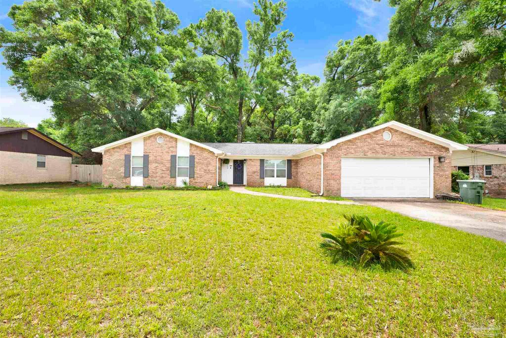 6548 Colonade Cir, Pensacola, FL 32506