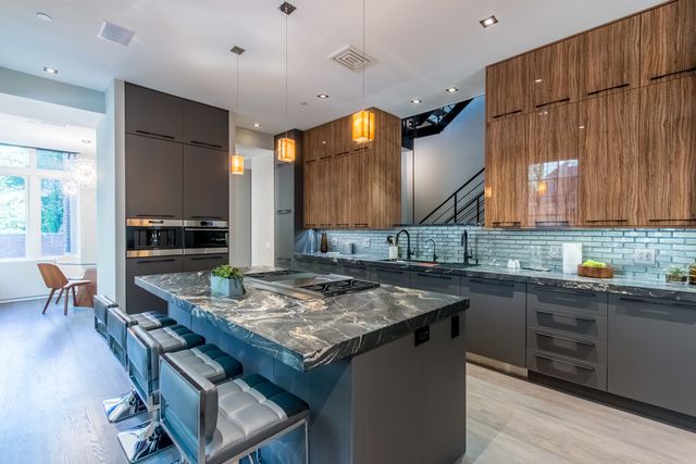 1401 N Astor Street, Chicago, IL 60610