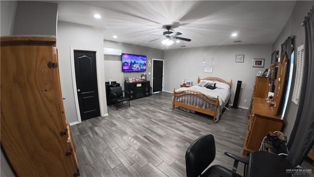 321 Gladiola Drive, Elsa, TX 78543