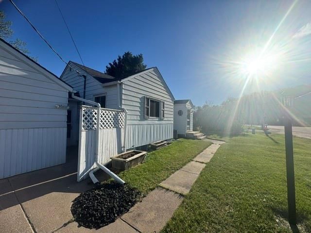 2725 Crescent Avenue, Eau Claire, WI 54703