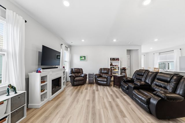 166 Harvest Point Blvd, Spring Hill, TN 37174