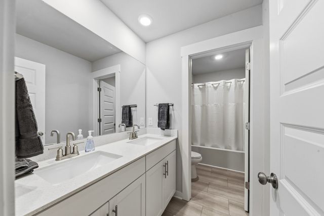 166 Harvest Point Blvd, Spring Hill, TN 37174