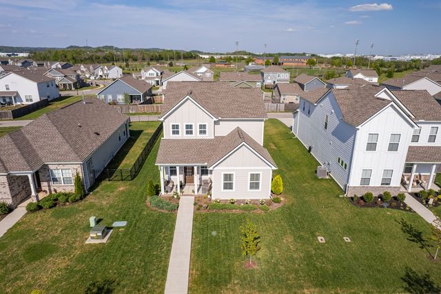 166 Harvest Point Blvd, Spring Hill, TN 37174