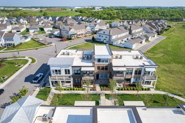 166 Harvest Point Blvd, Spring Hill, TN 37174