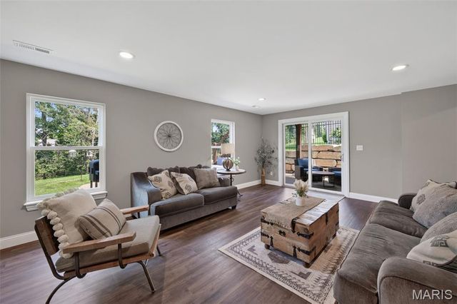 517 Stonewolf Creek Drive, Wentzville, MO 63385
