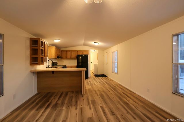 23 Oak St, Wurtsboro, NY 12790