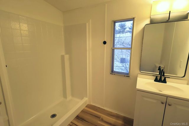 23 Oak St, Wurtsboro, NY 12790