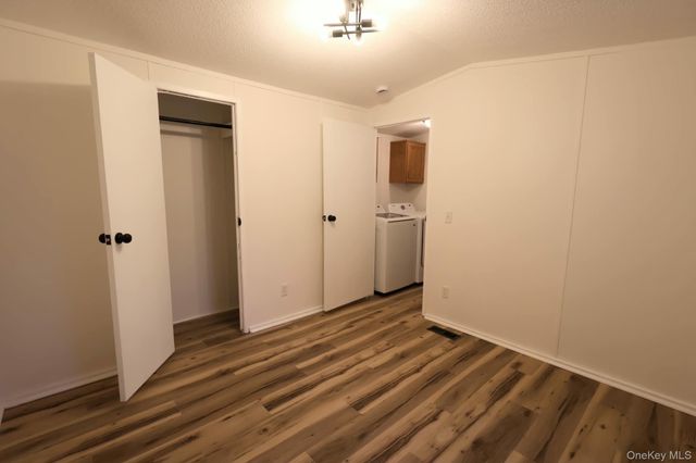 23 Oak St, Wurtsboro, NY 12790