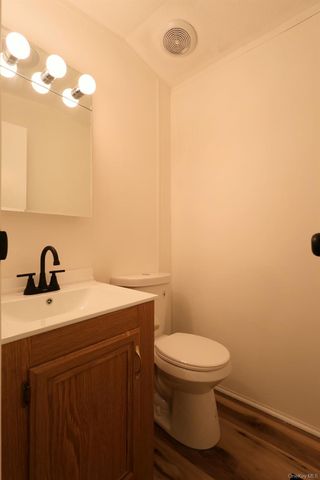 23 Oak St, Wurtsboro, NY 12790