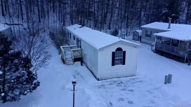 23 Oak St, Wurtsboro, NY 12790