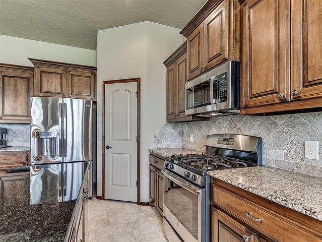 3404 Canton Trail, Yukon, OK 73099
