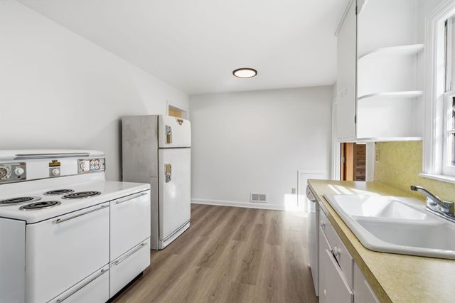 5537 Zenith Avenue S, Edina, MN 55410