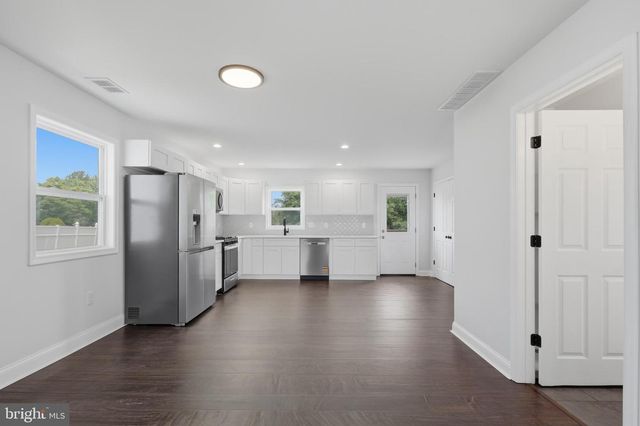 3 BERGEN CT, Newark, DE 19702