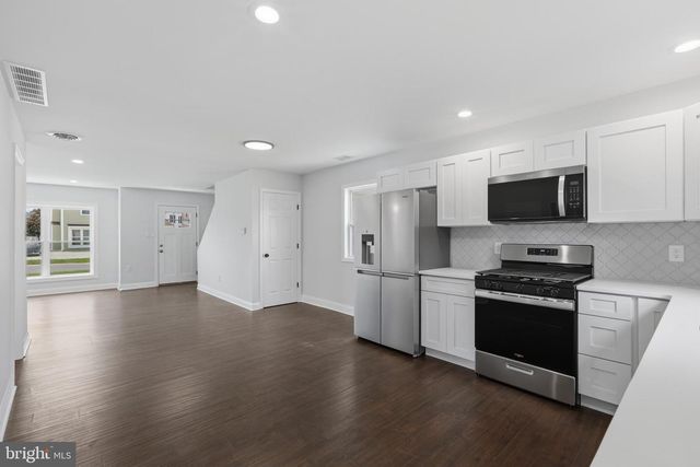 3 BERGEN CT, Newark, DE 19702