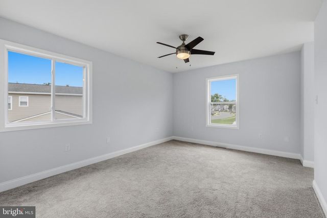 3 BERGEN CT, Newark, DE 19702