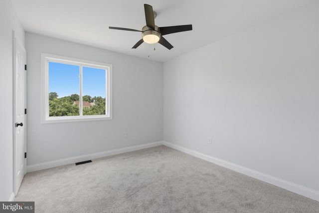 3 BERGEN CT, Newark, DE 19702